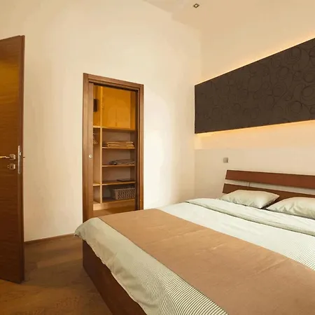Moderne Im Herzen Von Appartamento Colonia
